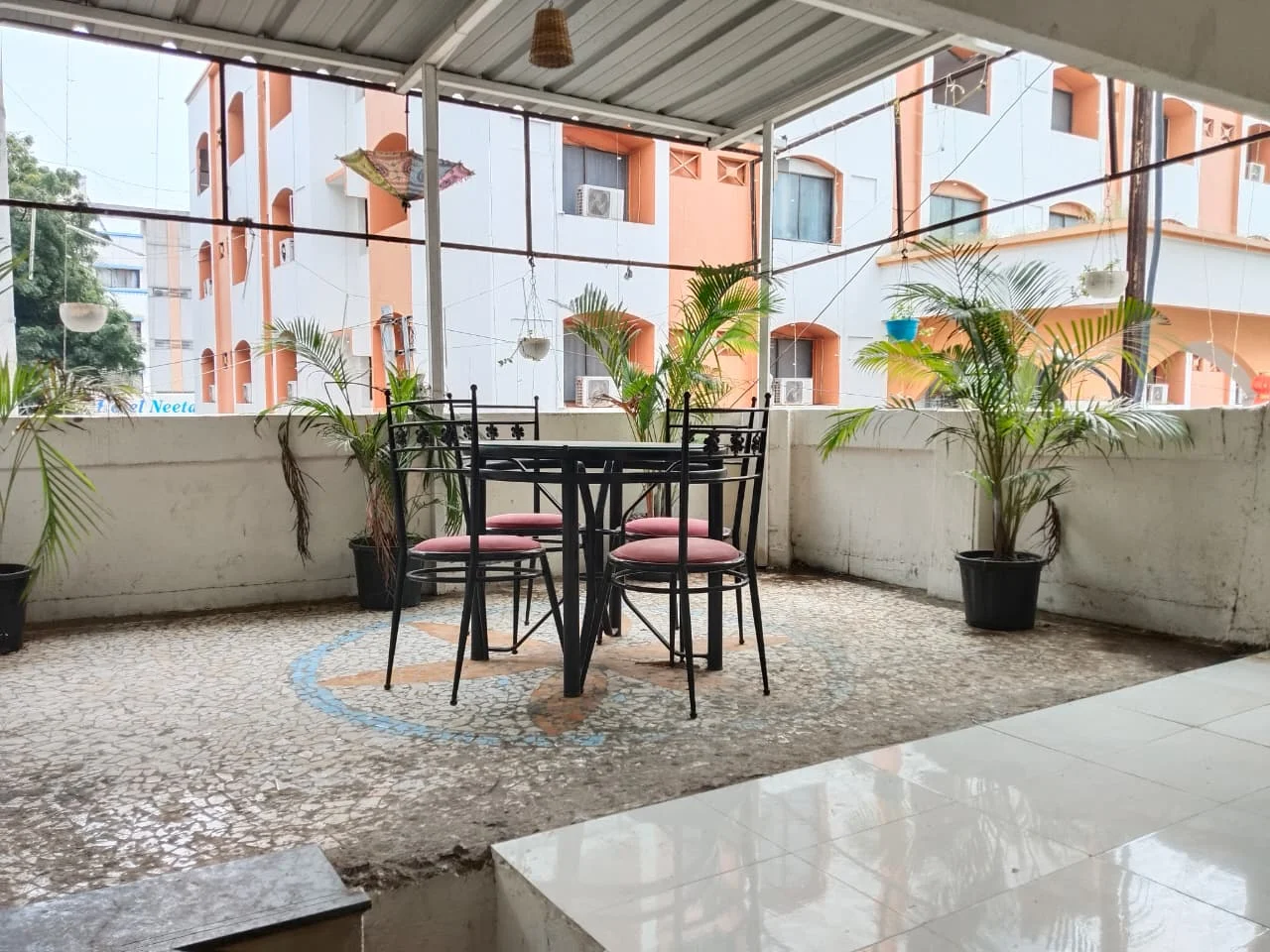 Hotel Sai Village 14
