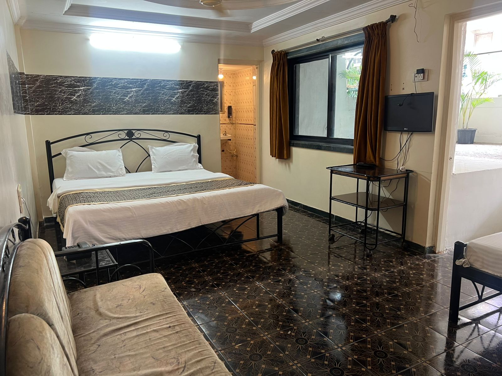 Double Bed Non-AC Room